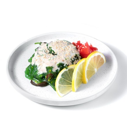 Салат чука с имбирем в ореховом соусе