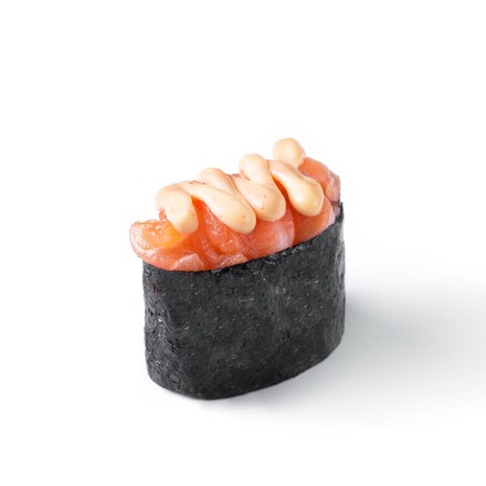 Гункан с острым лососем